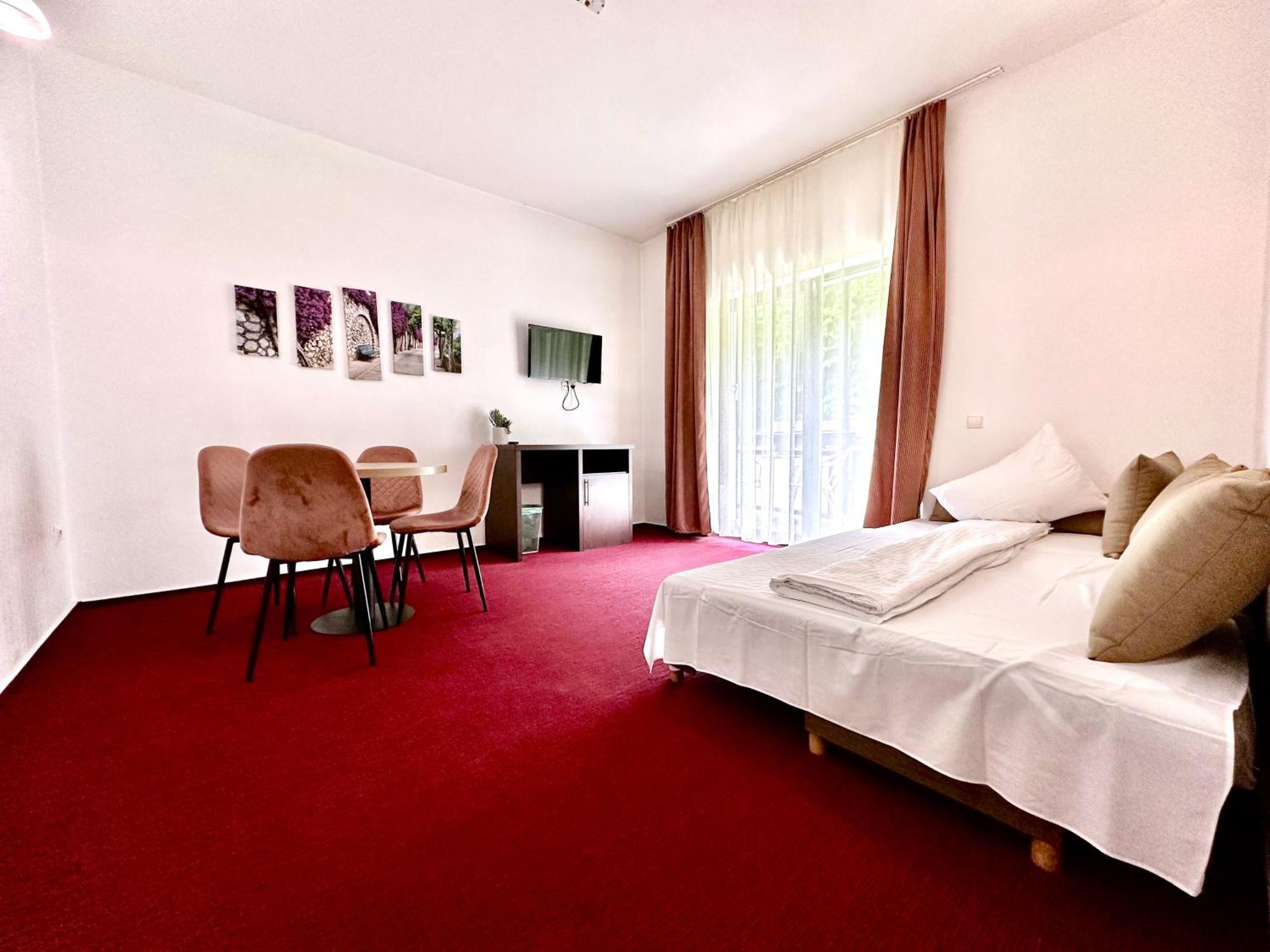 Hotel Tisa Бэи­ле-Олэ­неш­ти Экстерьер фото