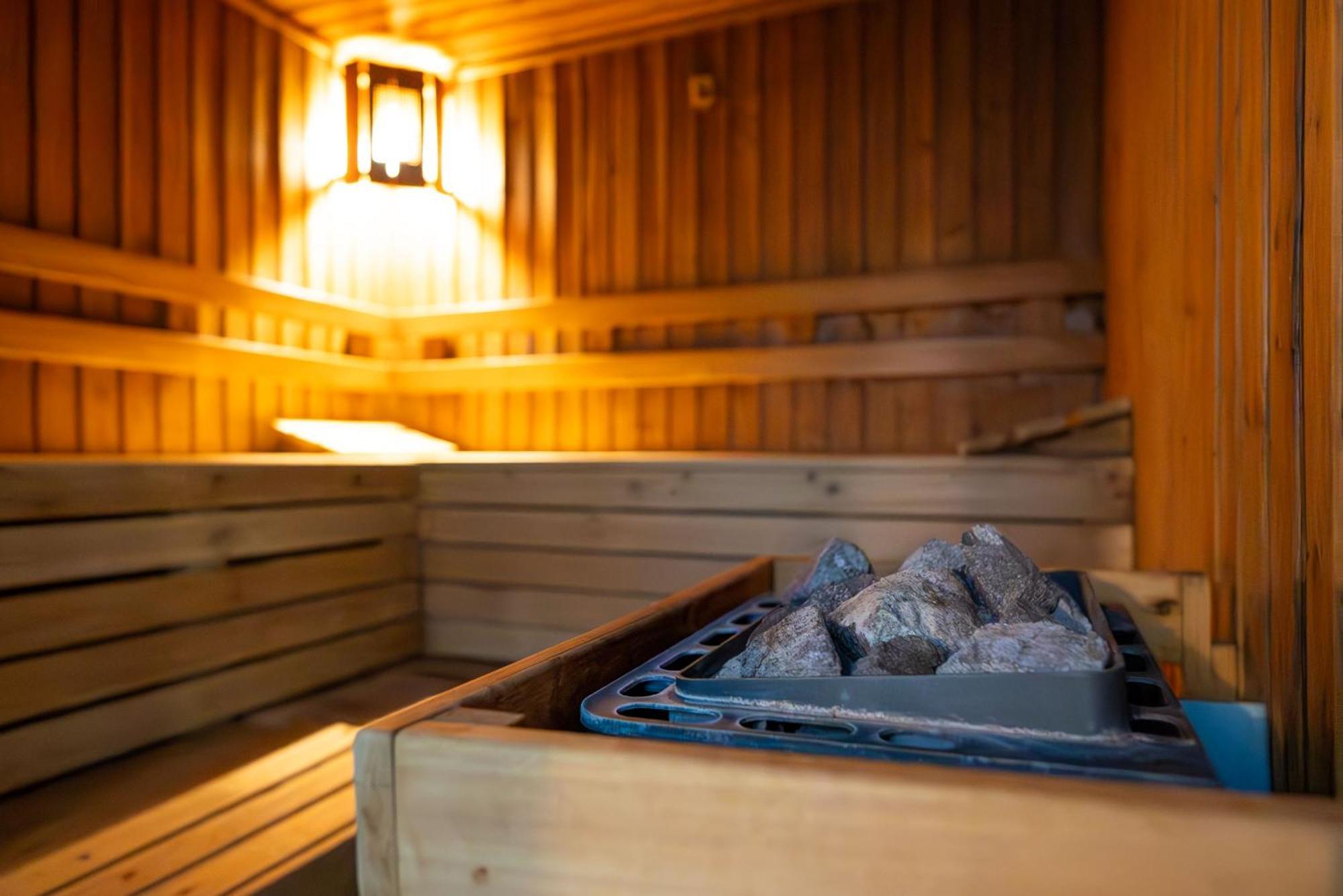 Hotel Tisa Бэи­ле-Олэ­неш­ти Экстерьер фото